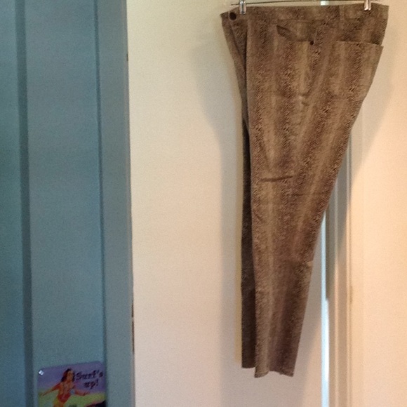 Snakey tight leg jeans - Picture 4 of 8